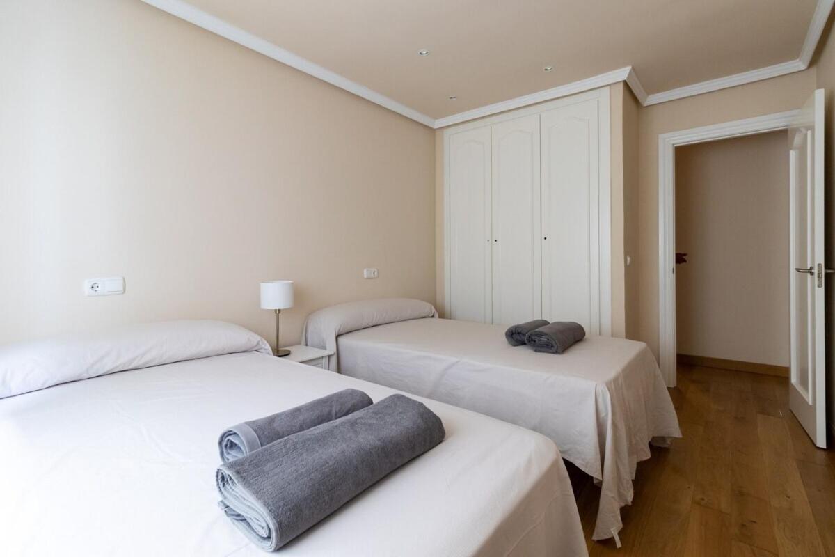 Apartamento Centro Gijon Con Parking Appartement Buitenkant foto