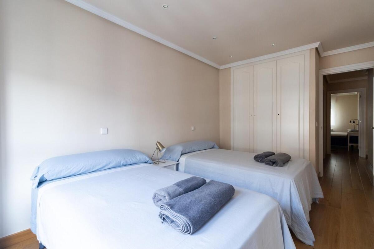 Apartamento Centro Gijon Con Parking Appartement Buitenkant foto